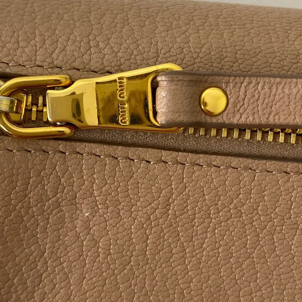 Authentic Miu Miu Beige Leather Wallet on Chain Gold Logo Crossbody - Picture 9 of 16